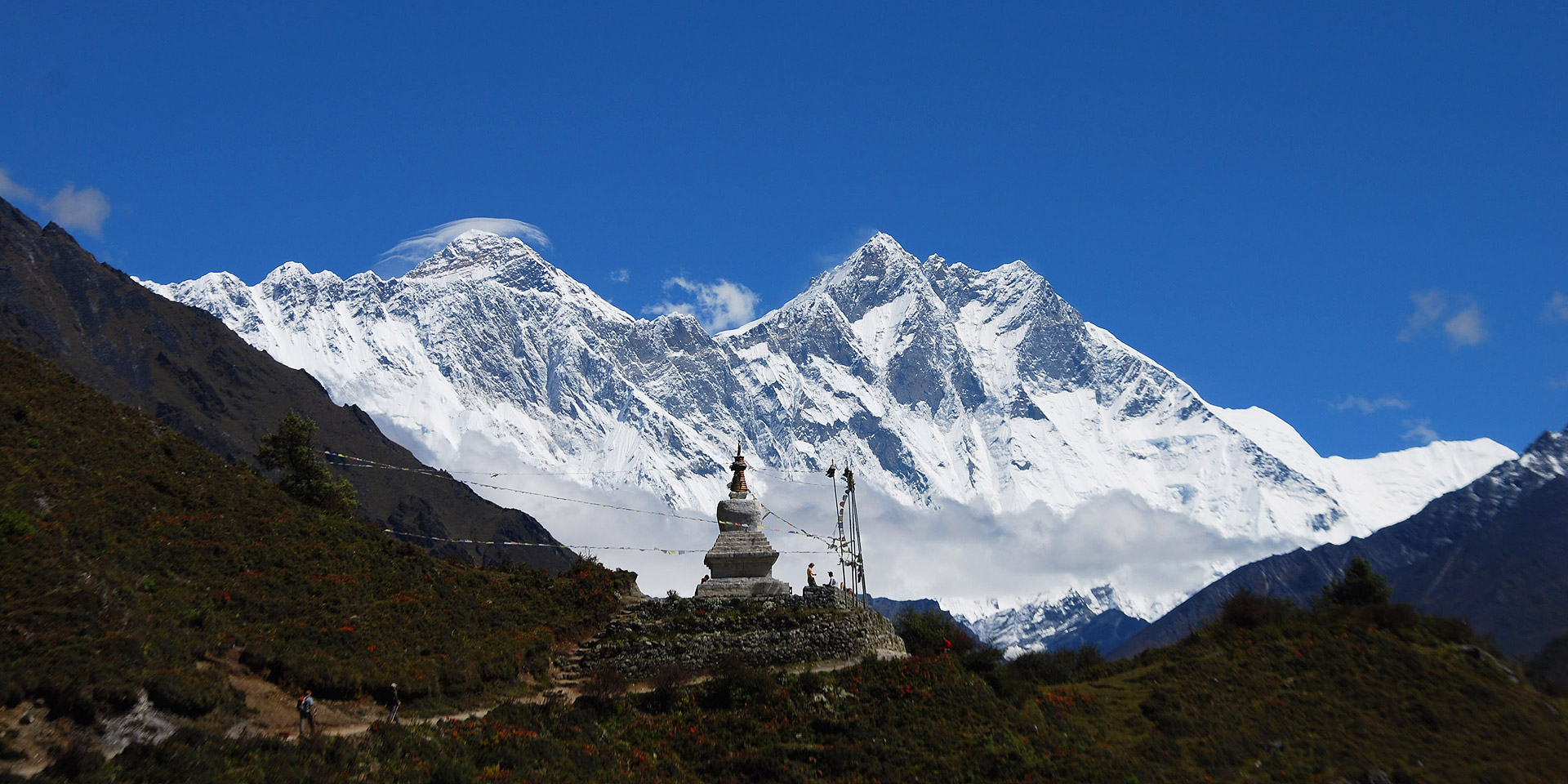 View to Everest and Lhotse from the Memorial stupa close to Namche bazaar on the main trails to Everest BC